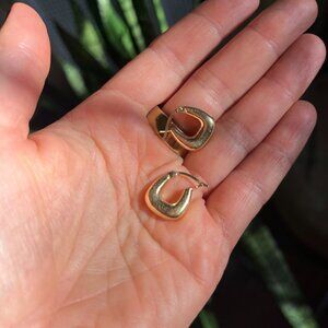 J Hannah Tetra hoops I (14kt Gold)